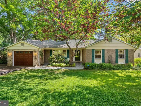 2402 Popkins Ln, Alexandria, VA 22306