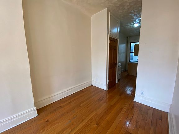 4th image of 890 Saint Johns Pl #6