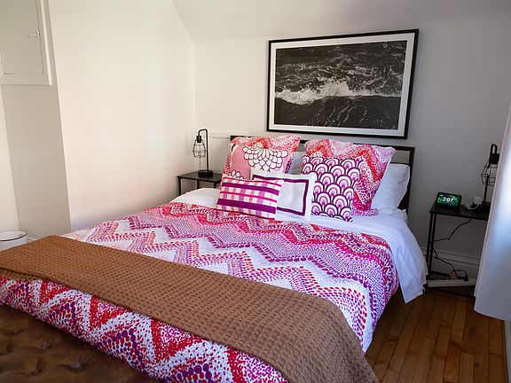 Multiple sets of linens supplied