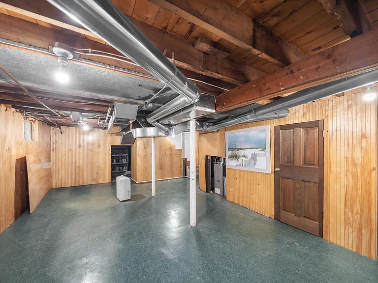 227 West St — Photo 44