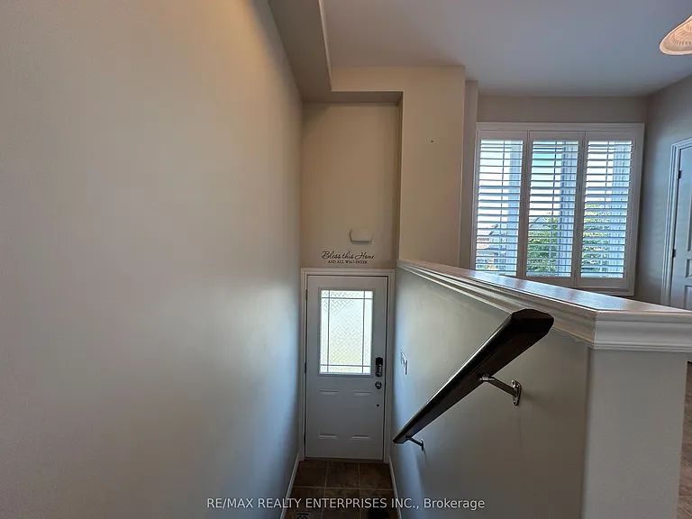 69 Edenrock Dr — Photo 6