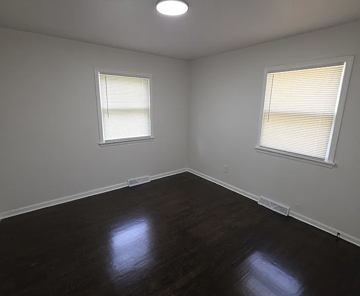 806 SE Browning Ave — Photo 14