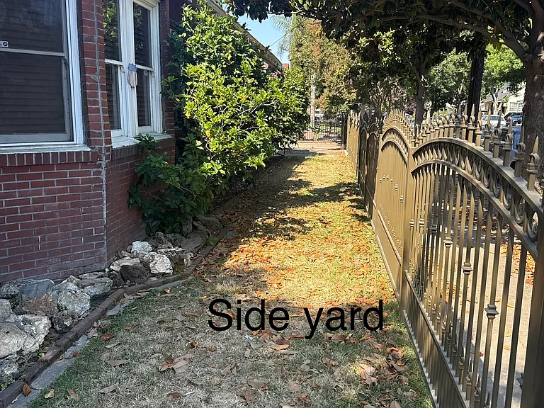547 N Baker St — Photo 7