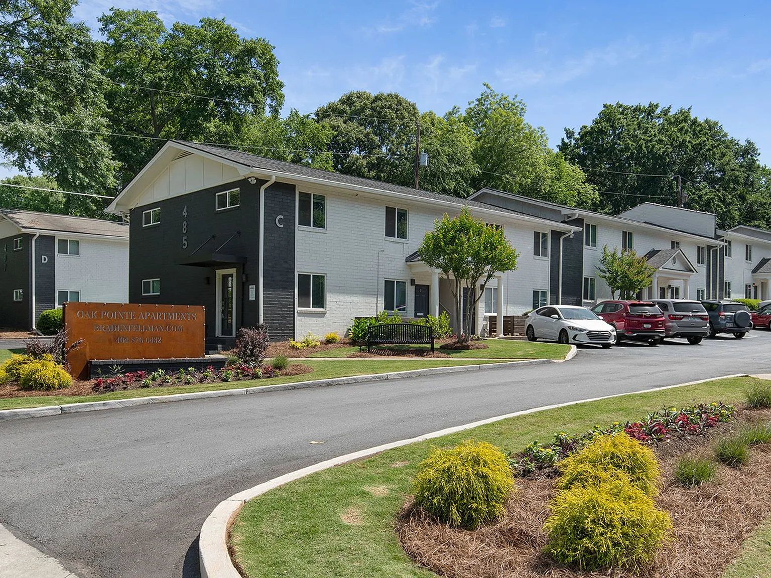 Oak Pointe Apartments — Photo 2
