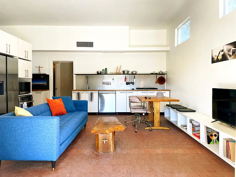 834 E Mabel St #2 — Photo 2