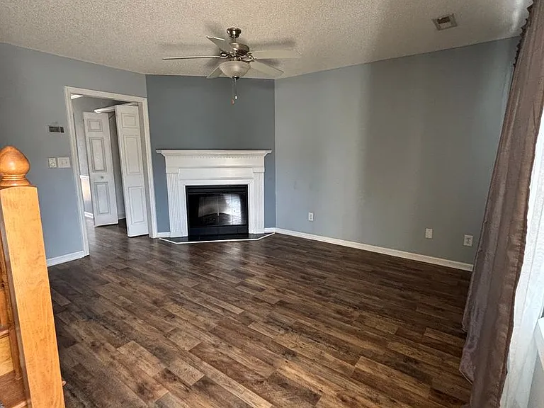 2330 Vineyard Dr #N4 — Photo 2