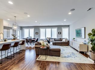 3914 N Damen Ave #202, Chicago, IL 60618
