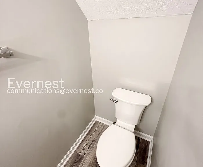 1487 Saint Dunstans Rd — Photo 18
