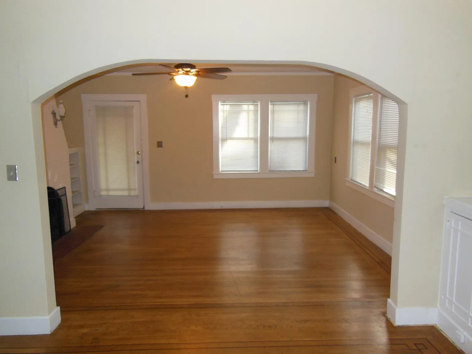 1 bed, 1150 sqft, $2,150 — Photo 3