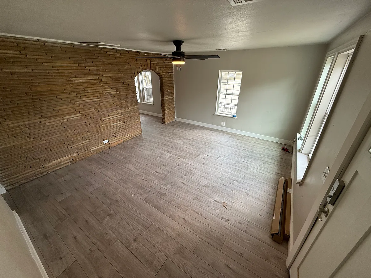 Living Room - 4141 W 8th St