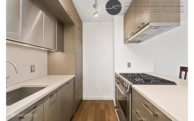 Rented by Douglas Elliman | media 28