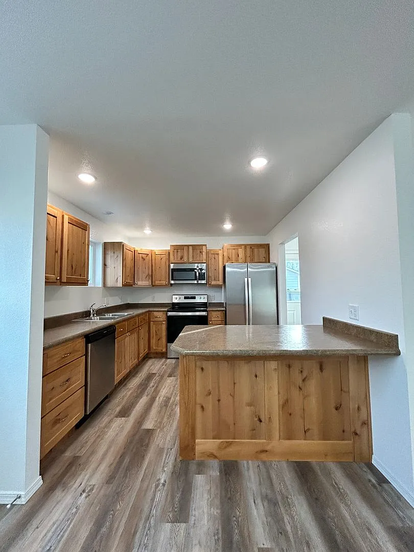 Building Photo - 595 Creek Hollow Way