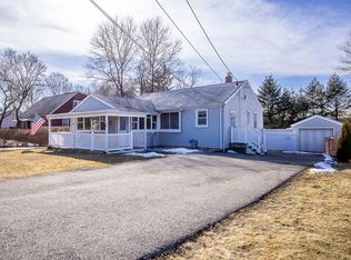 9 Caravella Ln, Nanuet, NY 10954