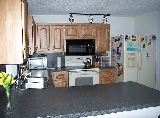 3rd image of 5171 S University Dr