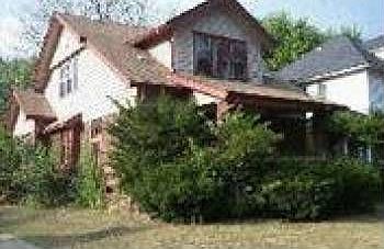 1st image of 96 Louise St