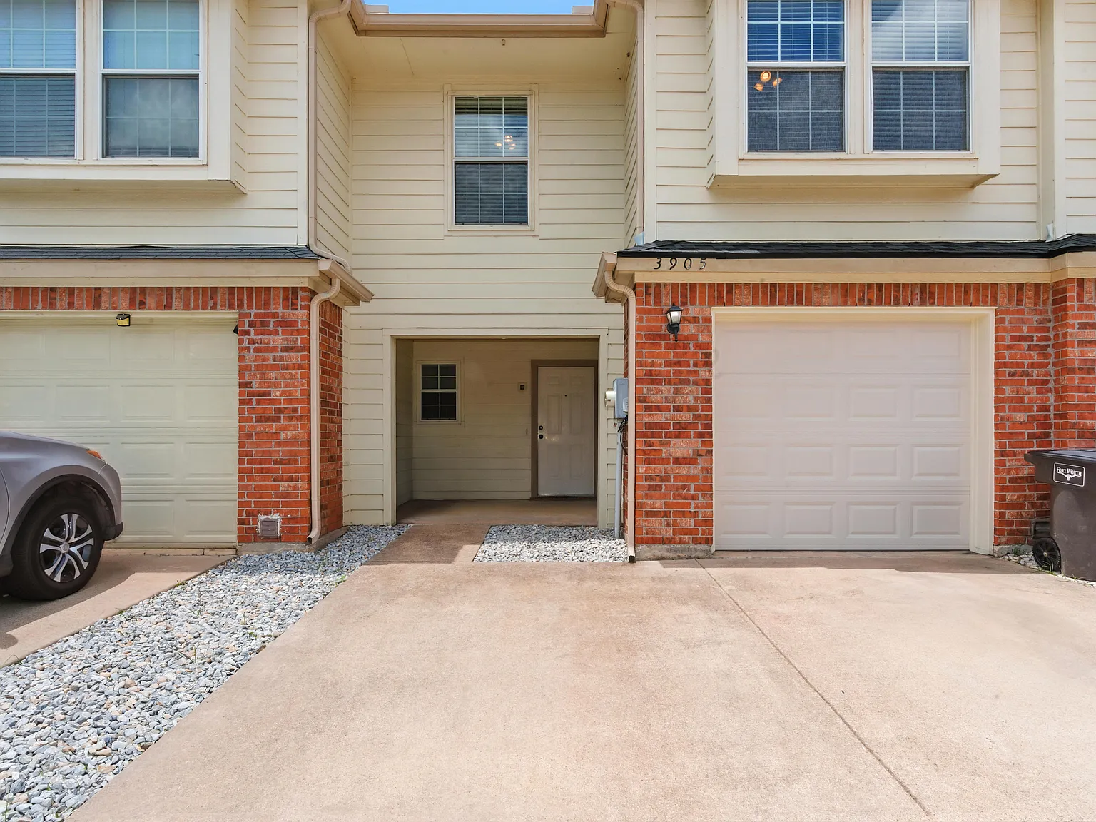 3 bed, 1890 sqft, $2,400 — Photo 2