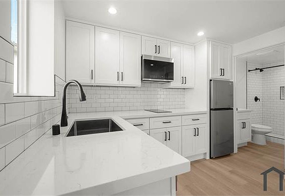 3rd image of 4320 Santa Rosalia Dr #4010