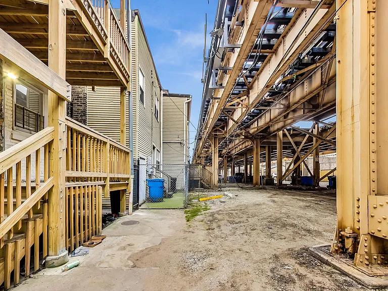 3554 N Wilton Ave #1 — Photo 44
