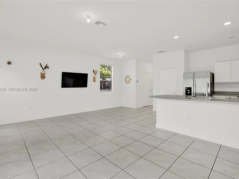 1161 SW 8th Ave — Photo 4
