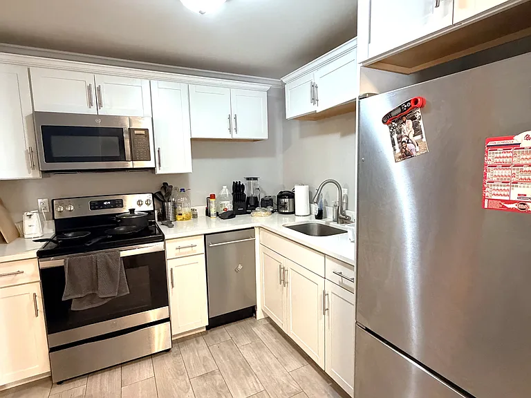52 S Walnut St #4 — Photo 2
