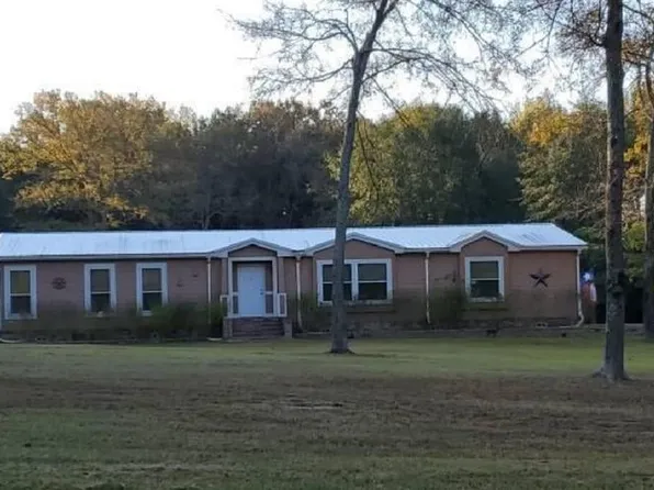 702 County Road 125, Overton, TX 75684