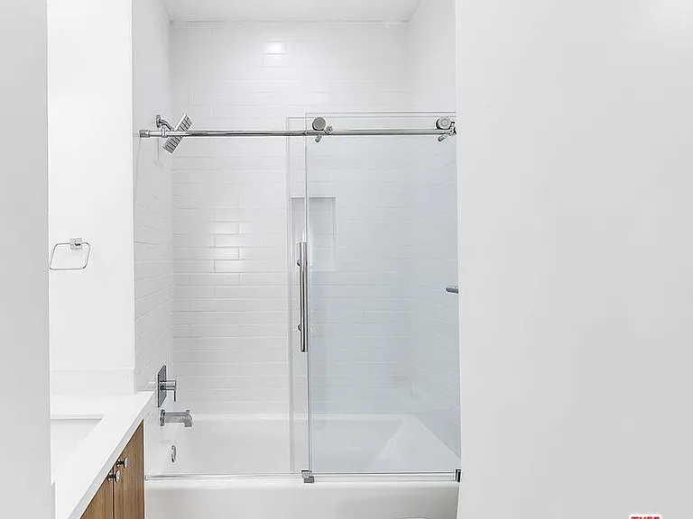 1441 S Bedford St — Photo 13