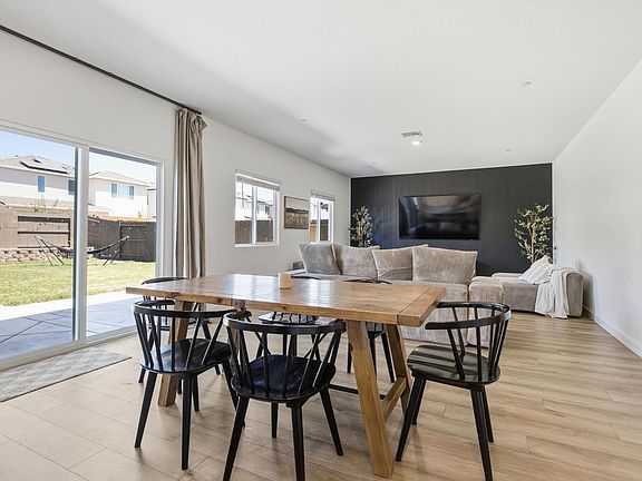 4th image of 1055 Broad Acres Way