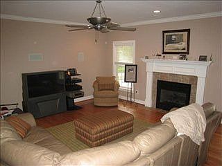 3rd image of 40 Aby Way
