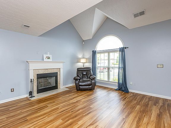 4th image of 2441 Rockaway Pl