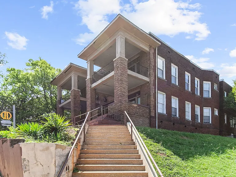 Fleetwood Apartments — Photo 7
