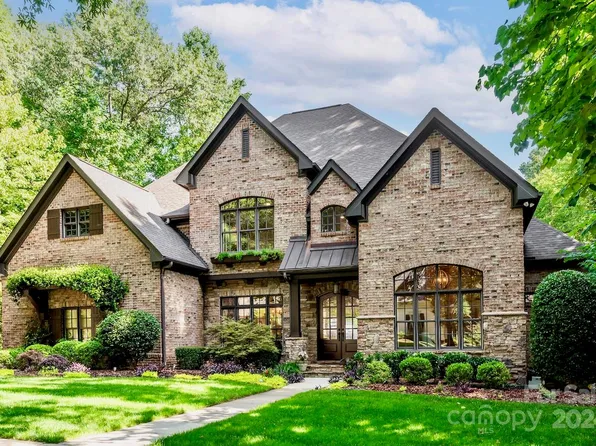 8610 Highgrove St, Charlotte, NC 28277