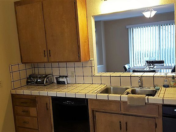 4th image of 320 Donnas Ln