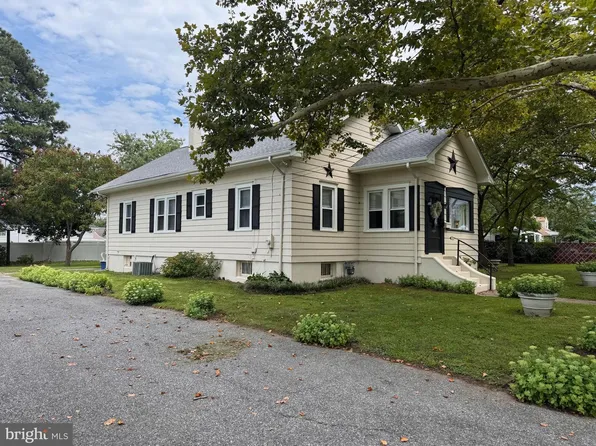 16 Norman Ave, Delran, NJ 08075