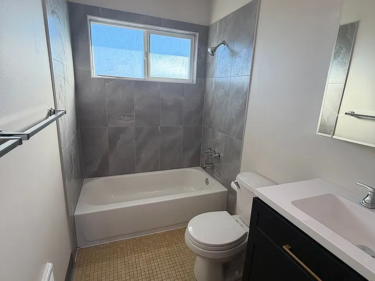 8915 Travis Dr #B — Photo 10