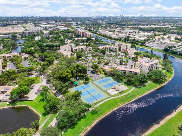 2236 N Cypress Bend Dr APT 311, Pompano Beach, FL 33069