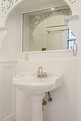 Rented by Dixon Advisory USA Inc.