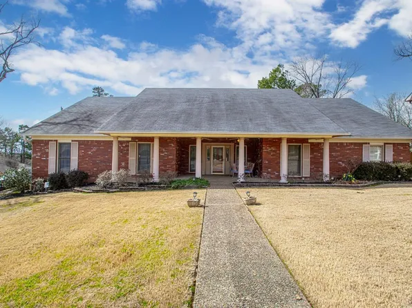 910 Loyola Dr, Little Rock, AR 72211