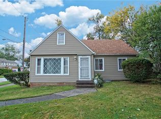 14573 Cedar Rd, Beachwood, OH 44122