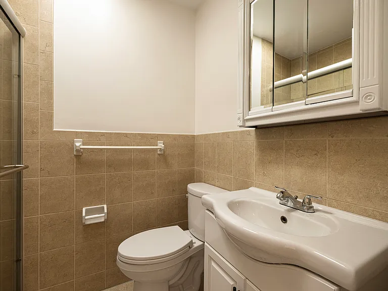 229 N 7th St #2 — Photo 9