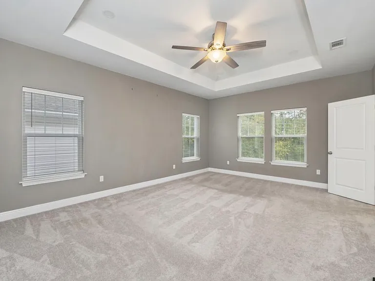 192 Johnson Ct — Photo 3