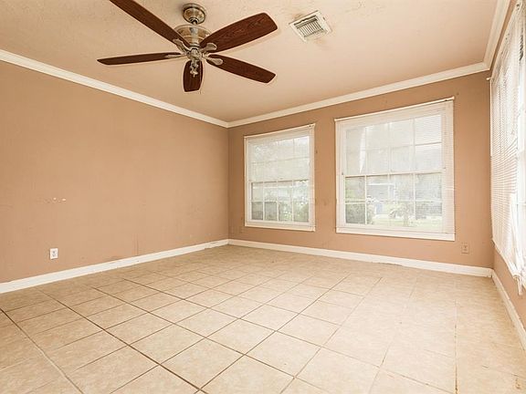 5th image of 816 22nd Ave N