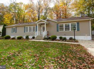 16 Cranberry Dr, Cream Ridge, NJ 08514