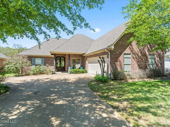 225 Rue Beau Chene Rd, Ridgeland, MS 39157