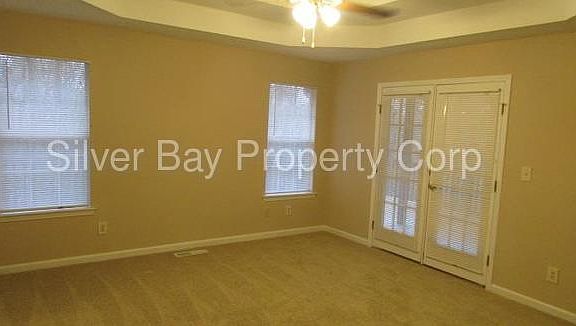 4th image of 440 Royal St