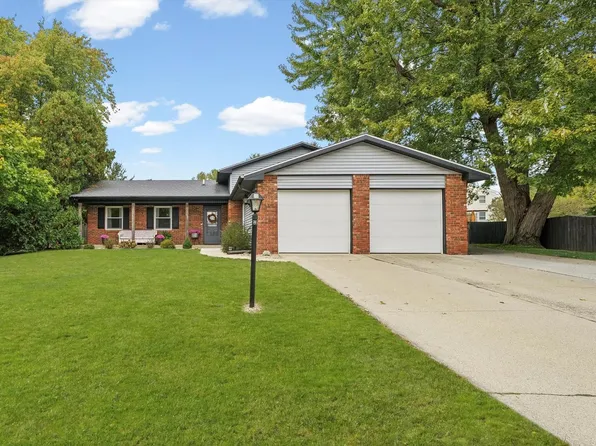 2804 Berniece Ct, Champaign, IL 61822
