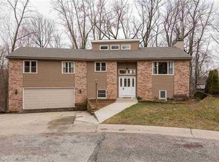 2001 Belmont Ct, Mishawaka, IN 46544