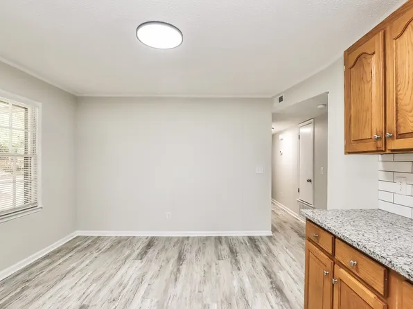 5401 Bayberry Ln, Greensboro, NC 27455