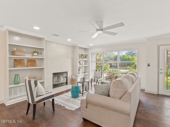2nd image of 7114 MADRID Avenue
