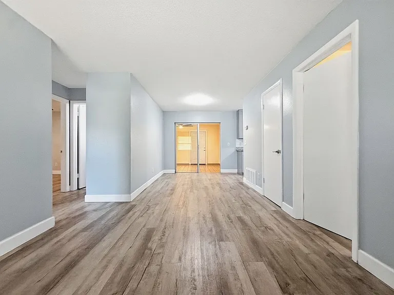 530 Obispo Ave — Photo 5