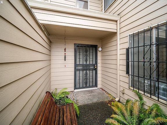 2nd image of 4417 NE Plains Way APT 75